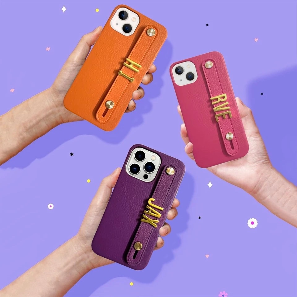 名前やイニシャルでつくるスマホケース♡ハンドベルト付き！名