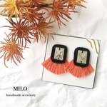 スクエアビジュー×フリンジ　ビーズ刺繍ピアス/イヤリング (オレンジ)