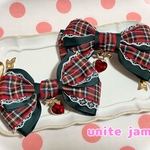 クリスマスカラーのリボンコーム(白レース)