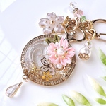 懐中時計とつまみ細工のキーホルダー(桜・1)