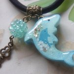 ◇875　ラムネ色　🐚イルカ親子のぷらぷらヘアゴム🐬💦（両面柄入り）
