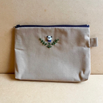 パンダさんの立体刺繍　ポーチ
