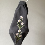 ヘアバンド 　黒と花模様の刺繡 #4