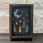 手刺繍の刺繍フレーム（小）月夜の森