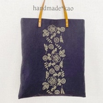 花の手刺繍＊皮の持ち手のトートバッグ