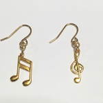 音符ピアス