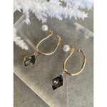 秋冬限定カラー❣️ウェーブイヤーフック&カーキチャーム【両耳用】