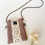 刺繍リボンのスマホショルダー•アンティークフラワー