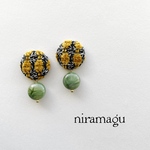 ファブリックカボションとピスタチオグリーンのピアス