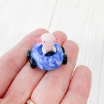 マーブル（ブルー）の車とウーパールーパー　ピンク