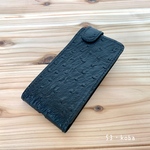 縦開き手帳型　スマホレザーケース　オーストリッチ調　黒