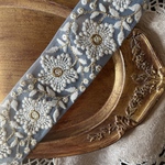 [薄い水色] [注意事項有り] インド刺繍リボン　花　インド刺繍　スパンコール　刺繍リボン　リボン　りぼん　※10月8日よりゆうパケットにて発送となります。