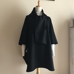 カシミヤウール黒で作ったマントコート