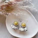 new◆1点もの◆小ぶりピスタチオ　インド刺繍ピアス