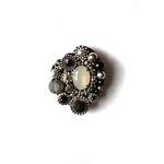 Antique Silver Beads Reunion グレーのビジューが上品　ビーズ刺繍ブローチ