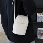 クルミボタンフラップ ギフト プレゼント スマホポーチ ショルダーバッグ 春夏
