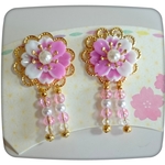 送料込🌸桜🌸のゆらゆらピアス(薄い紫色)