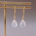 ホワイトムーン ペアシェイプカット ピアス 天然石