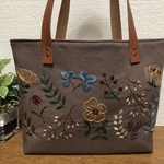 ボタニカル　手刺繍　トートバッグ