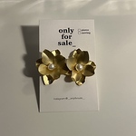 マットゴールドのお花　ピアス/イヤリング