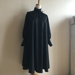 イタリア製ウールストレッチ黒で作ったハイネックフレアワンピース