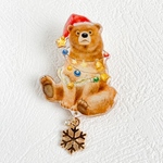 クリスマスツリーなクマさんのブローチ