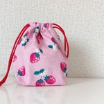 送料無料🌟小さな水玉と苺🍓がかわいいコップ袋☆ピンク