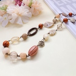 ウッドとホワイトのロングネックレス