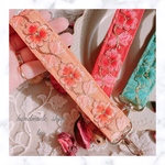 試作品大特価♡♡♡現品限りのスペシャルプライス インド刺繍リボンのハンドストラップ