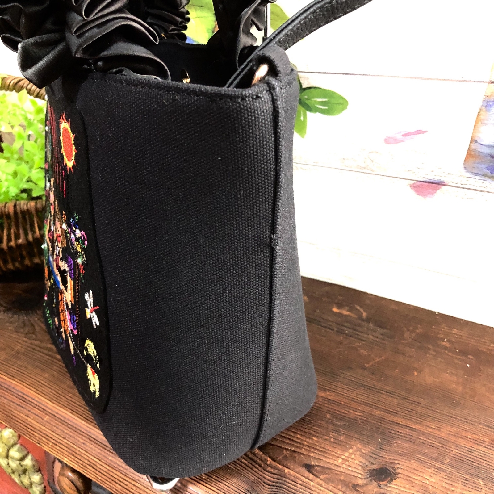 ロラライハリス　刺繍ツインテールレディ　チューリップフリルバッグ ロラライハリス 刺繍ツインテールレディ チューリップフリルバッグ