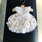 犬服　🍓いちごのケーキ　天使のフリルワンピース　　そう刺繍といちご柄のワンピース