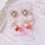 送料無料❤️180ハートビジューベロアリボンストロベリーピアス／イヤリング❤️ピンク
