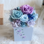 ブルーパープルのプリザーブドフラワー～トールペイントの花器