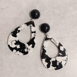 モノトーンマーブルピアス /イヤリング