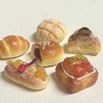再販しました☆ミニチュアフード☆パン6種☆