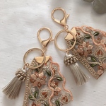 再販🌼*･刺繍リボン×タッセル キーホルダー♡ brown