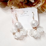 コットンパール×花びら*大人可愛いピアス/イヤリング/樹脂ピアス/ノンホールピアス