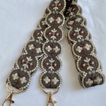 ★再販★レトロ柄グレーインド刺繍リボンのストラップ(ゴールド金具)