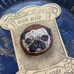 パグ　pug 刺繍ブローチ　手刺繍　ハンドメイド　パグの刺繍