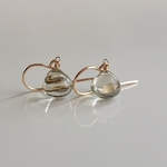 プラシオライトのオニオンピアス
