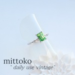 【シルバー925：ウランガラス】ペリドットのスワロフスキー　華奢リング　　ヴィンテージ