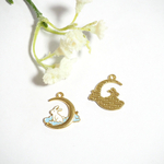 2個　ウサギ　月　チャーム　動物　カン付き　ゴールド　メタルチャーム　アクセサリーパーツ　17×17mm　【T162】