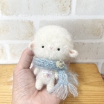 足が動く小さなあみぐるみひつじちゃん(ラッピング無料)(オプションでキーホルダー可能)