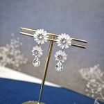 雪解けマーガレットのsimpleイヤリング/ピアス