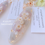 【New】フラワーgardenキーホルダー　ニュアンスカラー　ハンドメイドレジン　押し花　キーホルダー　アンティークカラー　くすみカラー　ハンドメイドキーホルダー　お花　淡水パール　