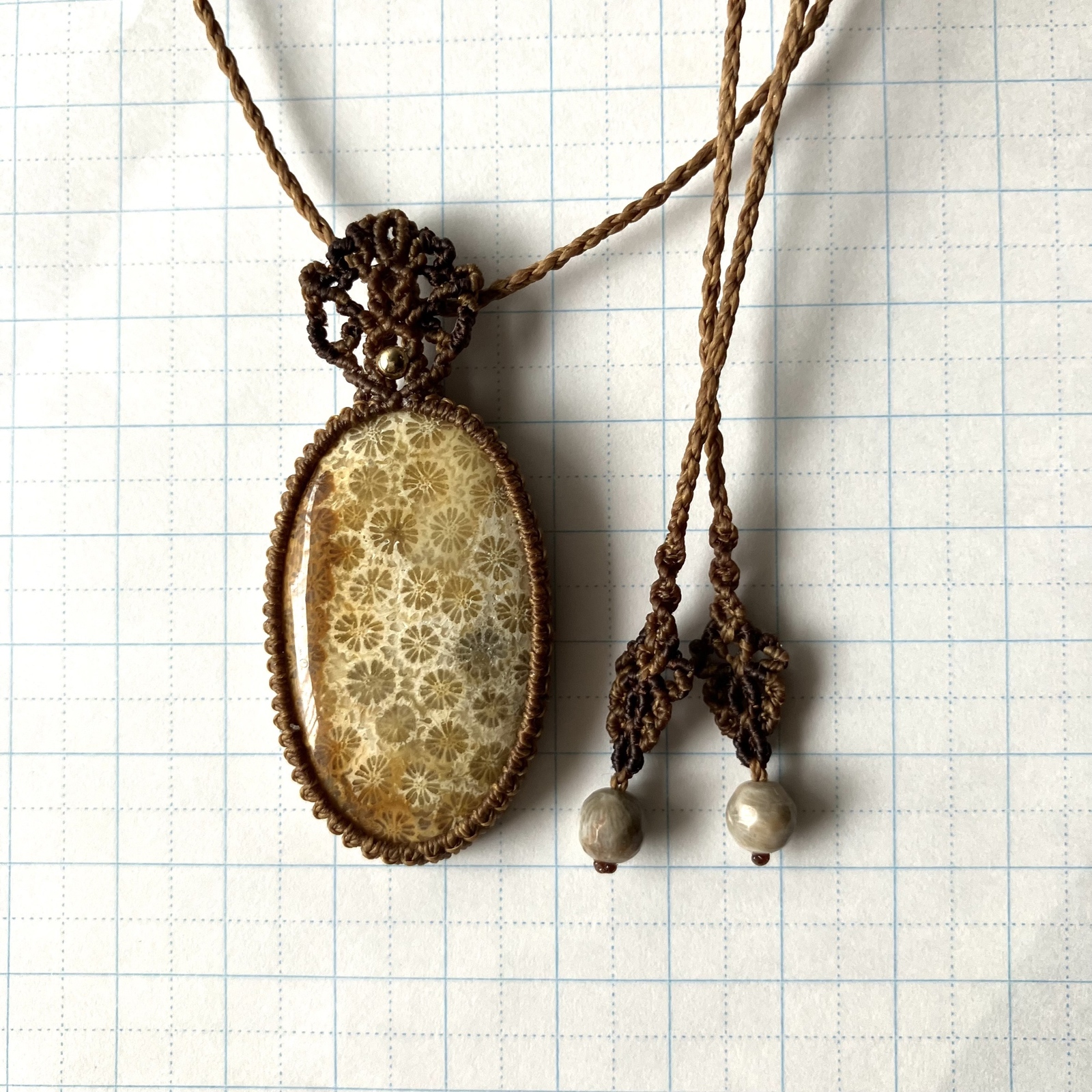 天然石フォッシルコーラルのマクラメネックレス - Hanamomo shop