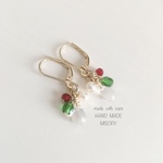 ちいさなChristmasドロップピアス
