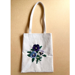 ウール 刺繍のトートバッグ