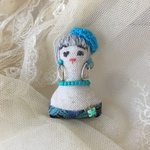 ドールブローチ