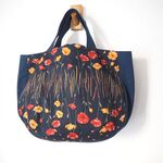 monmen-t    ひなげし柄　　紺系　ダーツ＆マチぷっくり横長トートBAG　綿麻　紺